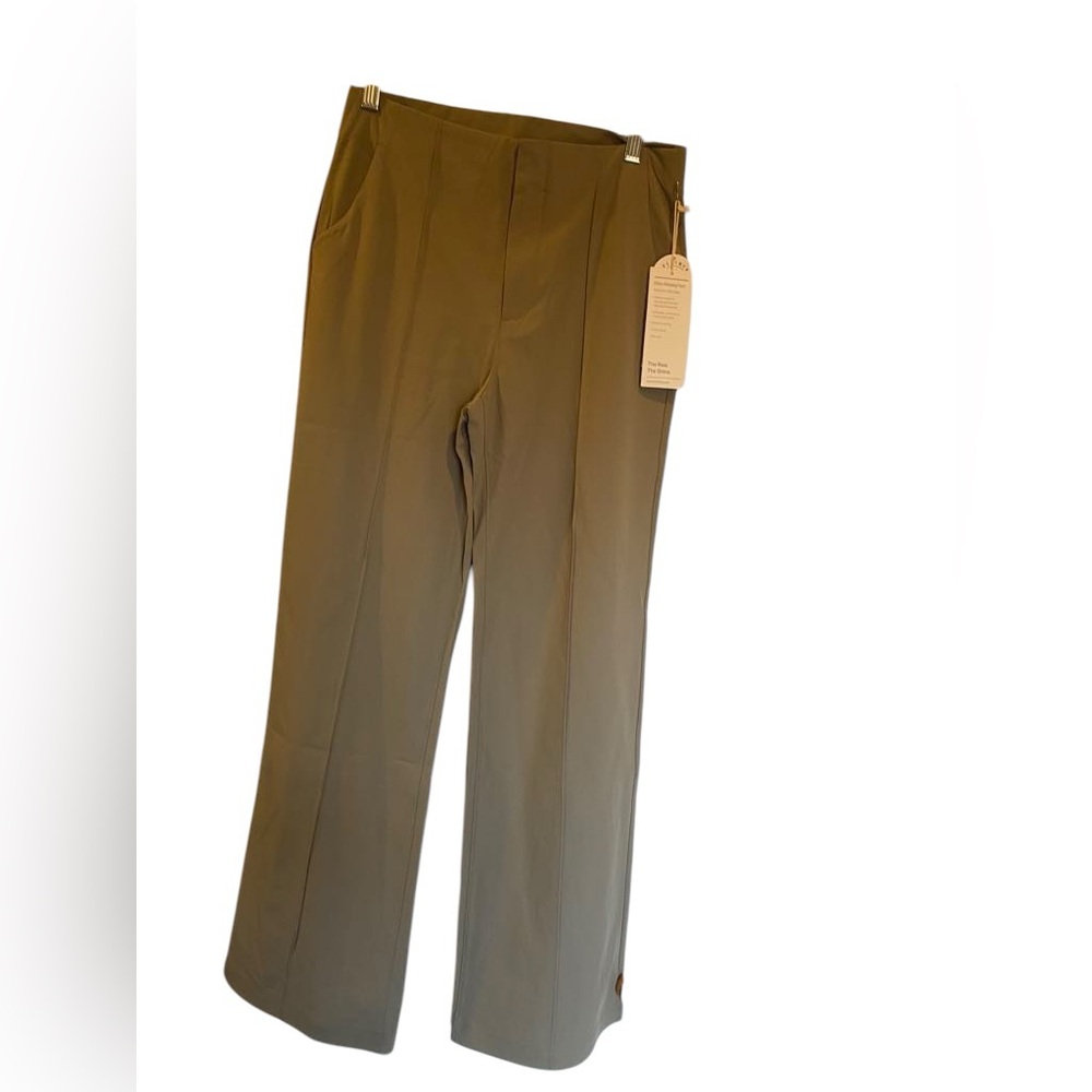 NWT Vuori meta wideleg pants Size S
